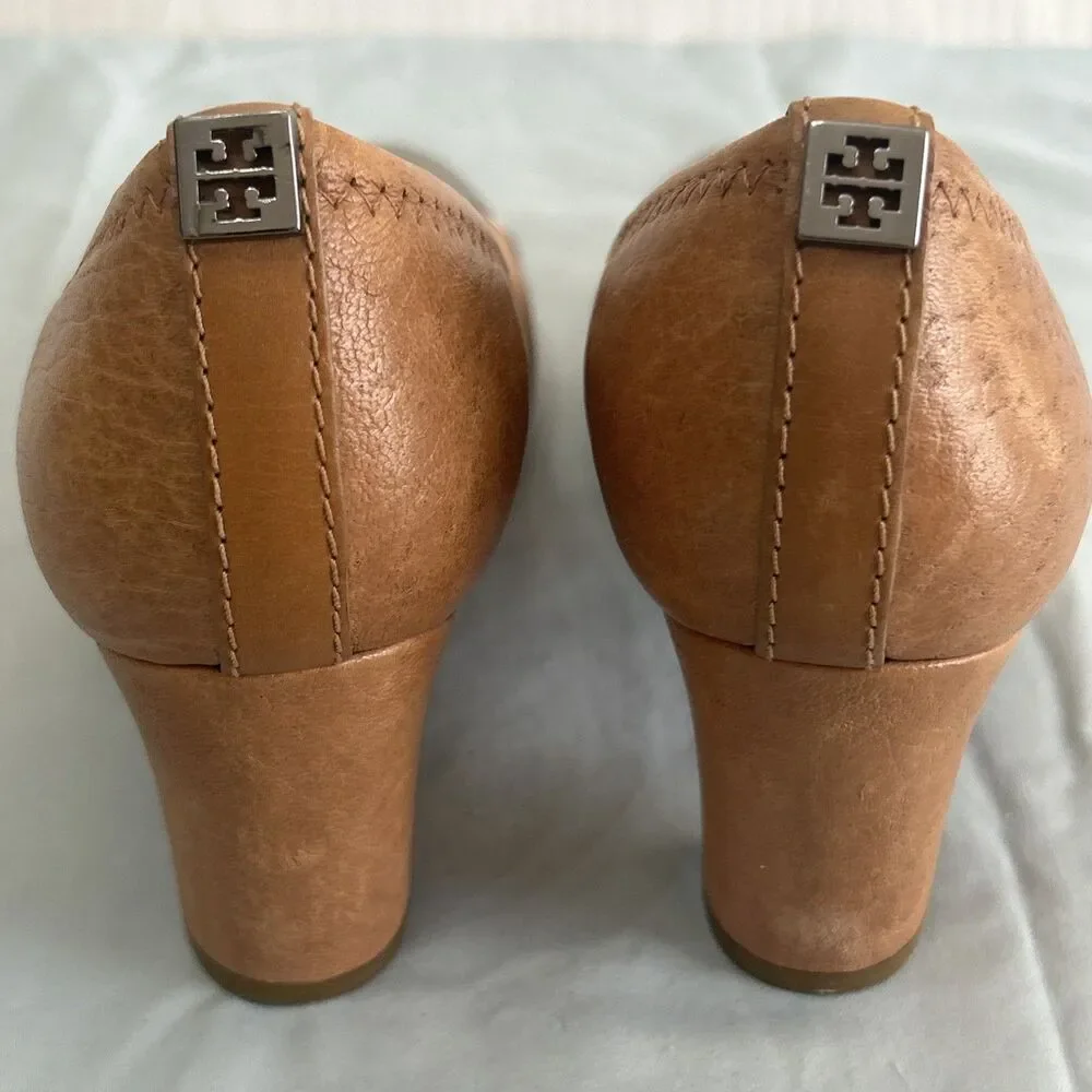 Tory Burch Tan Leather Round Toe Block Heel Pewter Cap-toe Pump Sz 8M